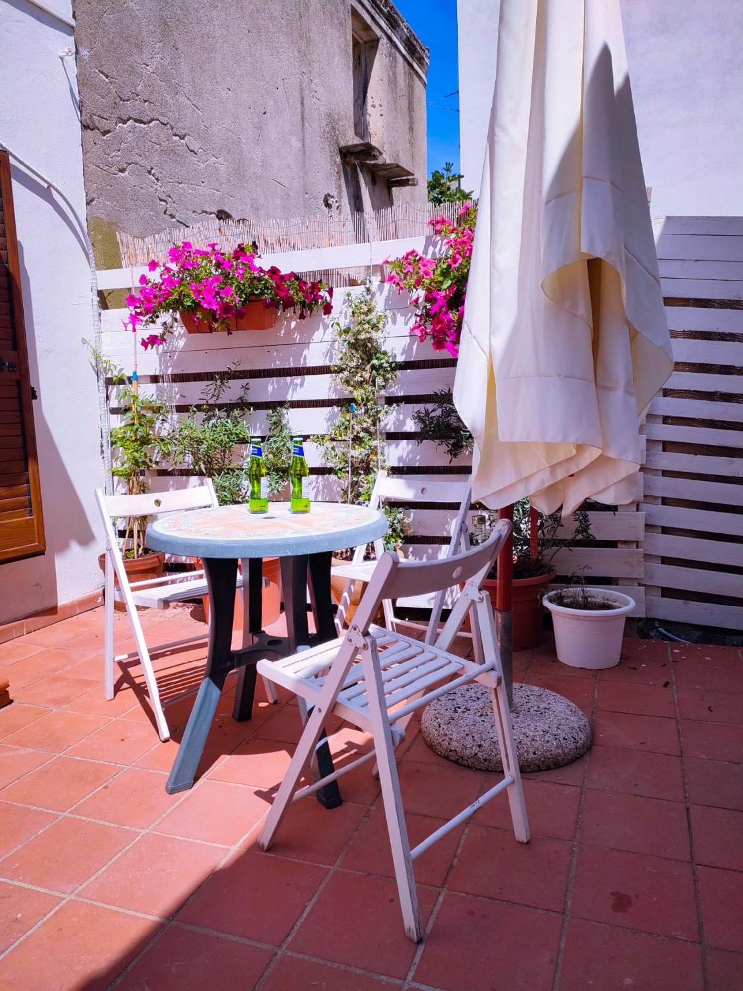 Nel Cortile Della Casa Di Carta, Due Singole Unita Villa Torpè Exteriör bild